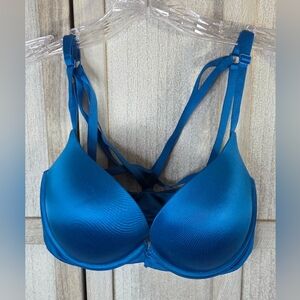 Victoria's Secret Very Sexy Push Up Bra  32DD Blue Front Closure Multiway Strap